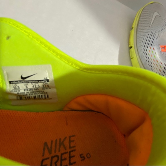 NIKE WOMEN’S FREE 5.0 TR FIT 4 RUNNING SHOES - Picture 8 of 13